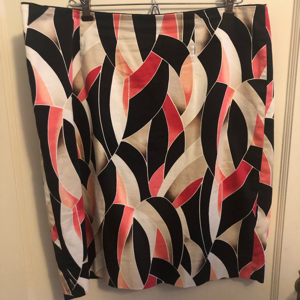 White House Black Market geo pattern pencil skirt